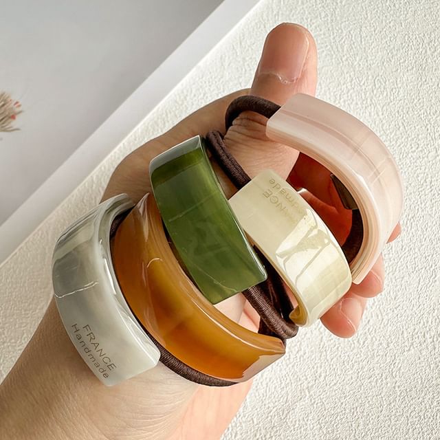 Allyrinta-Acetate Hair Tie