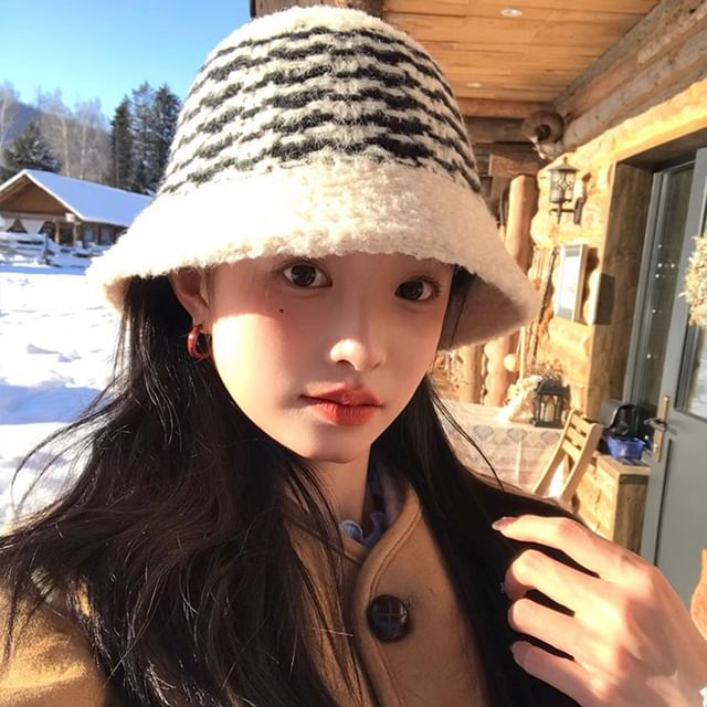 Raconteur-Striped Fluffy Bucket Hat