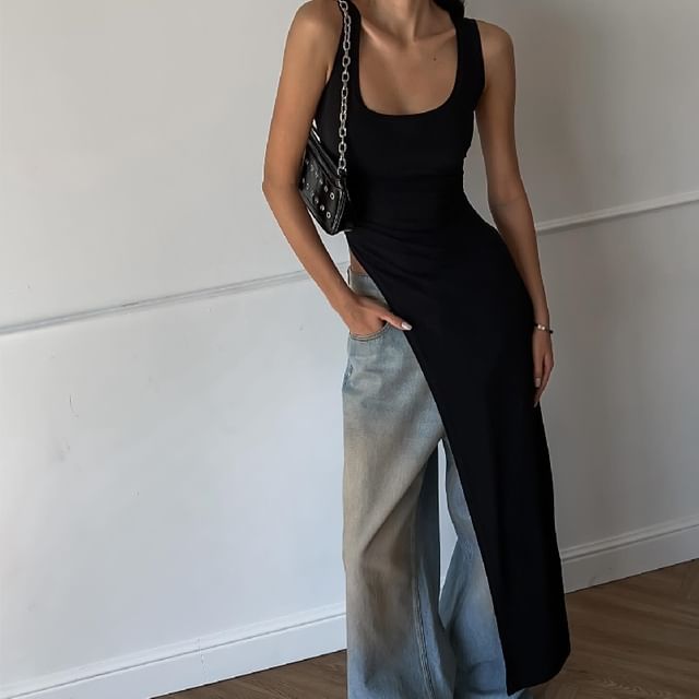 KUMI-Scoop Neck Plain Asymmetrical Long Tank Top
