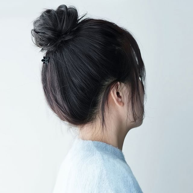 Pin Show-Hair Bun