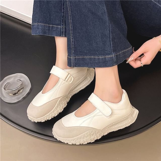 Asterisk-Adhesive Strap Platform Mary Jane Sneakers