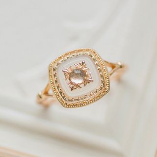 DECADES-Rhinestone Ring