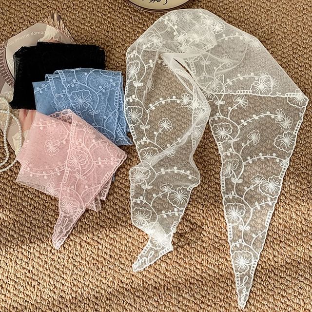 Amandier-Lace Neckerchief