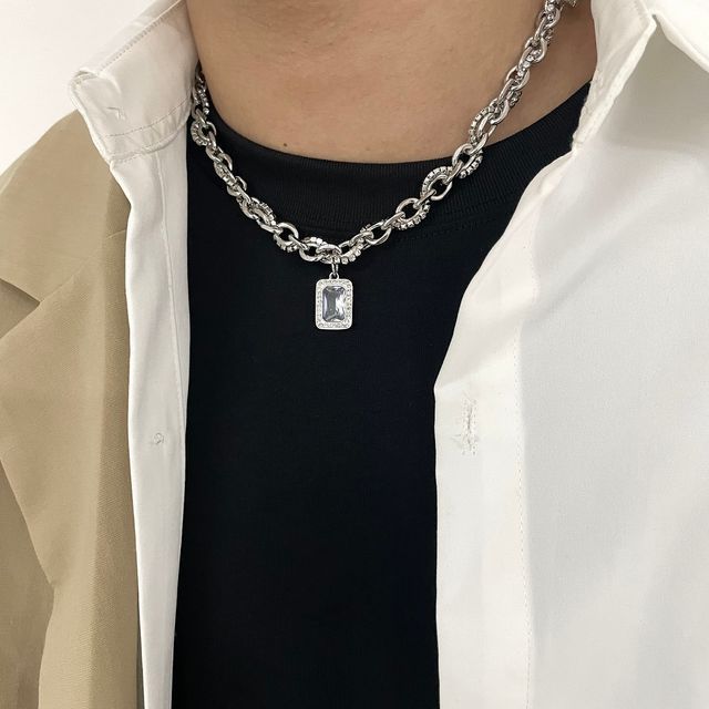 Black Degree-Rhinestone Pendant Twist Necklace
