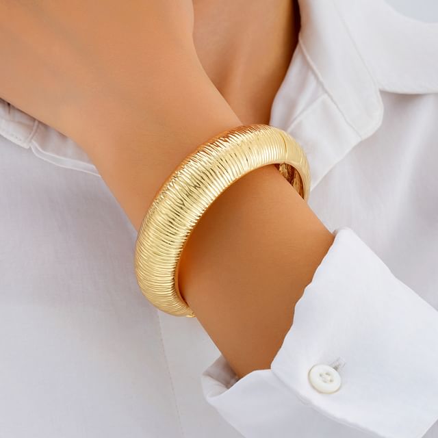Gemsha-Alloy Bangle
