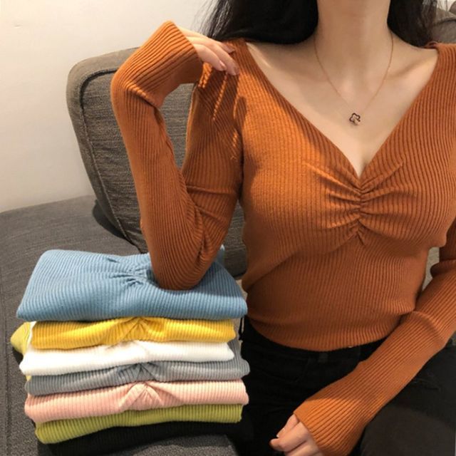 Daybreak-Long-Sleeve V-Neck Plain Ruched Ribbed Knit Top