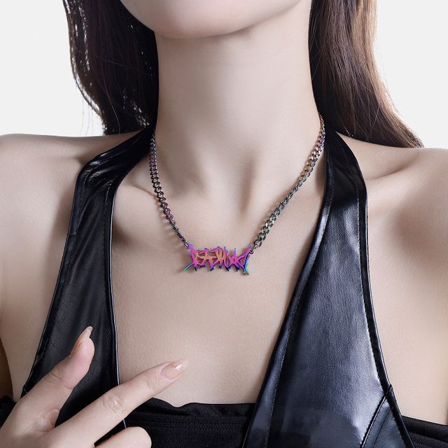 Black Degree-Lettering Pendant Gradient Necklace