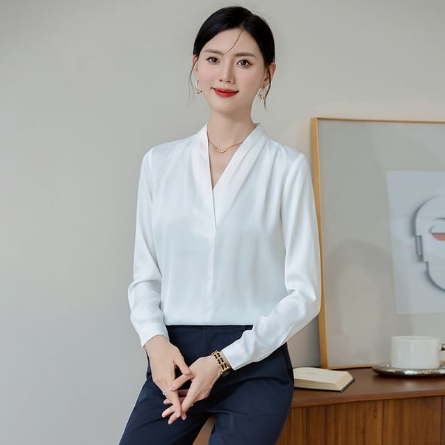 Skyheart-Long-Sleeve V-Neck Plain Blouse