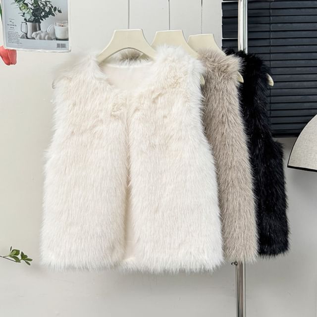 Lemongrass-Faux-Fur Vest Jacket