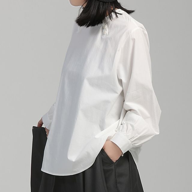 SIMPLE BLACK-Long-Sleeve Crew Neck Plain Button Blouse