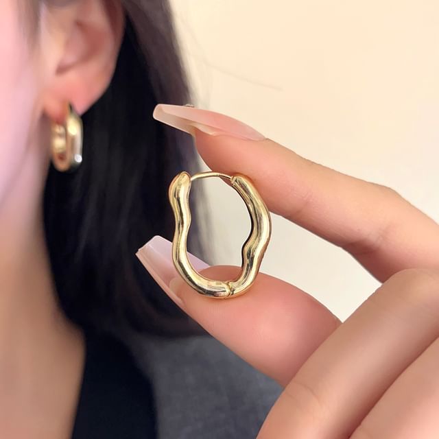 Betsuno-Irregular Hoop Earring