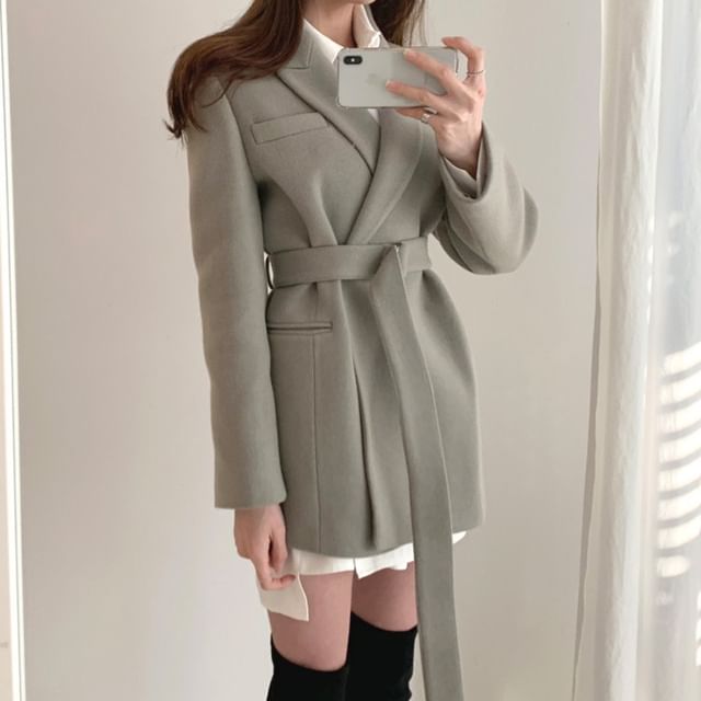 Jesong-Collared Plain Belted Coat