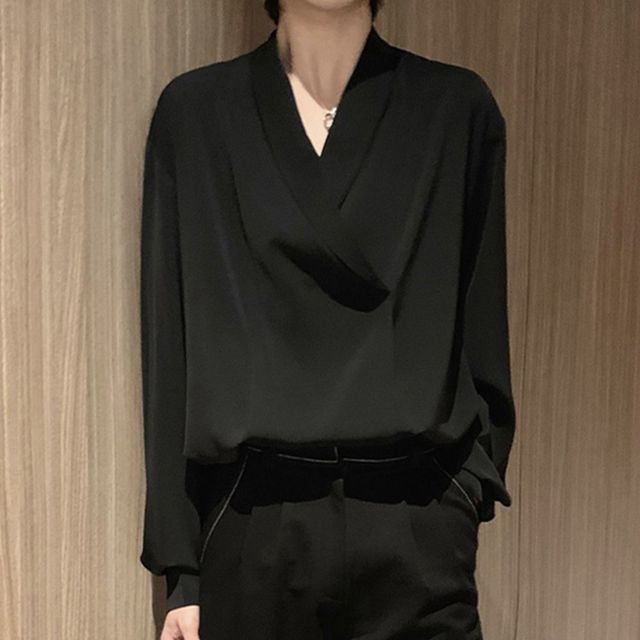 Savenne-Long Sleeve V-Neck Shirt