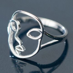 A’ROCH - Silver Wirework Ring with Face Design A’ROCH - Silver Wirework Ring with Face Design