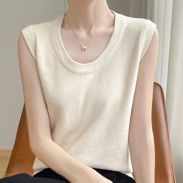 Cloud Nine-Sleeveless Round Neck Plain Knit Top