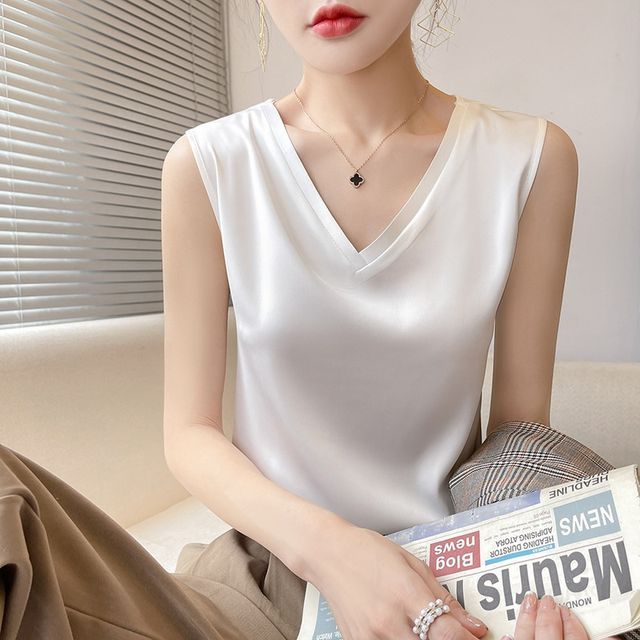 Weelop-V-Neck Plain Tank Top