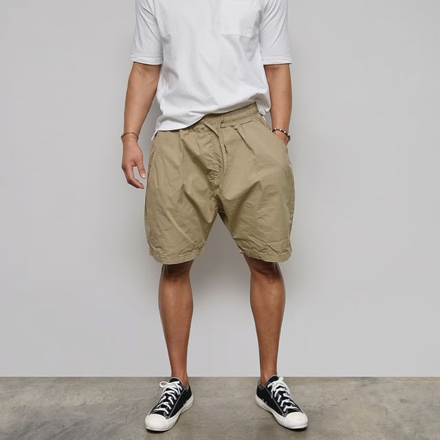 Okwano-Drawstring Waist Plain Shorts