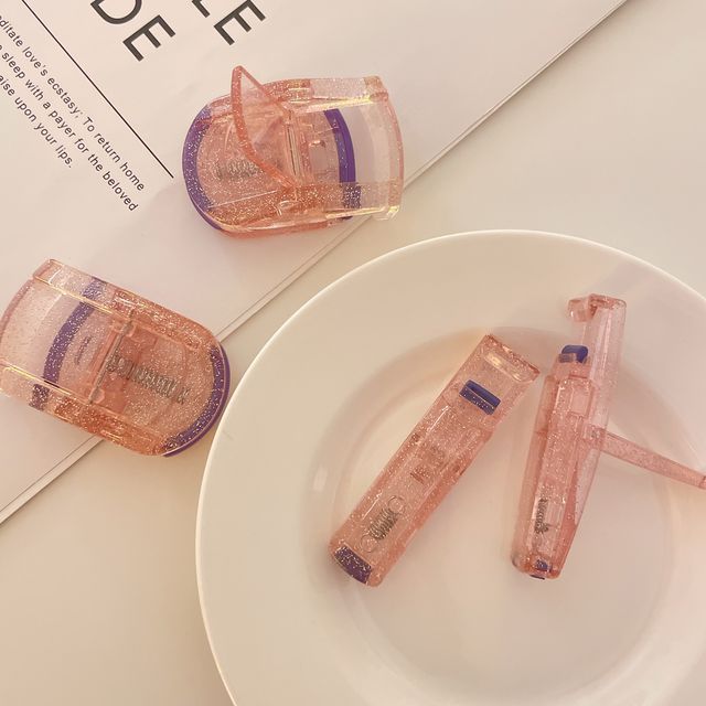 Intimo Plastic Eyelash Curler (various designs) YesStyle