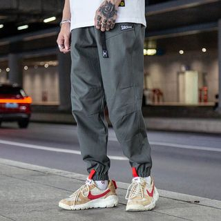 loose fit jogger pants