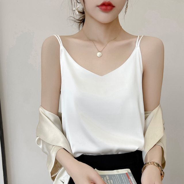 Weelop-Strappy V-Neck Plain Camisole Top