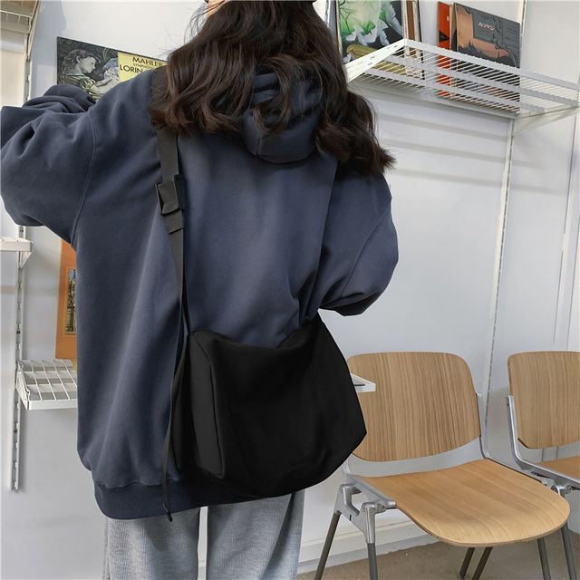 Mulgam-Plain Crossbody Bag