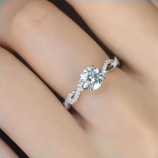 Gaya-Rhinestone Twisted Ring