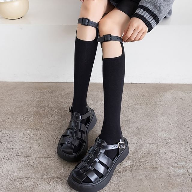 Gentiana-Plain Buckled Cutout Socks