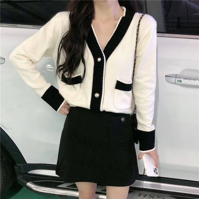 Shinsei-S Contrast Trim V-Neck Knit Cardigan