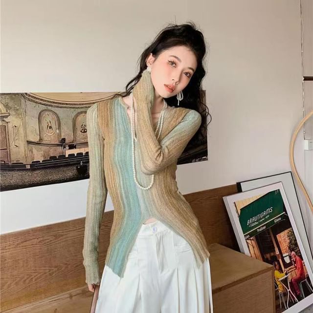 Everose-V-Neck Striped Front-Slit Sweater