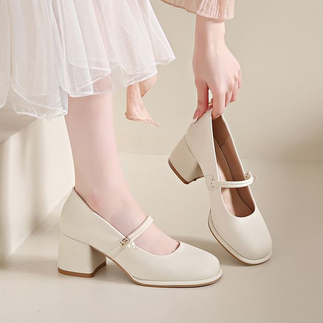 Sleeko-Chunky Heel Mary Jane Pumps