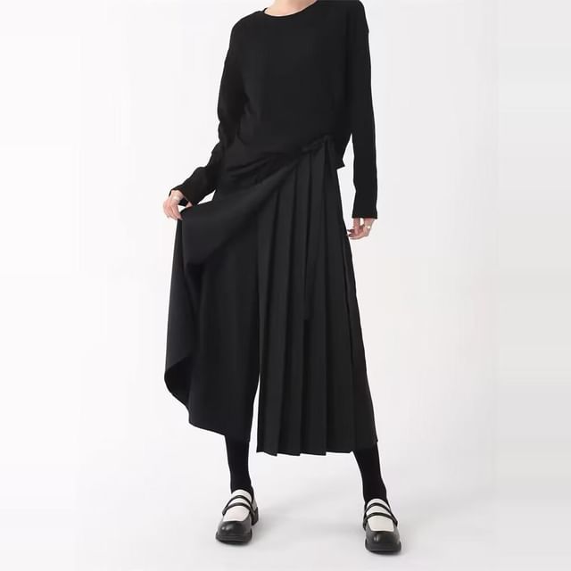 JUN-LEE-High Rise Plain Pleated Panel Capri Wide Leg Pants
