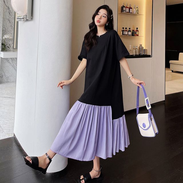 Chiraca - Short-Sleeve Crew Neck Two Tone Midi T-Shirt Dress | YesStyle