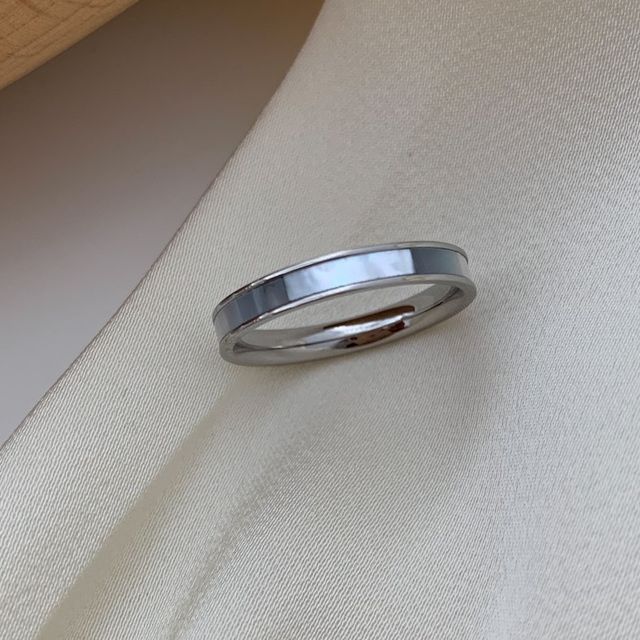 Betsuno-Mother of Pearl Ring