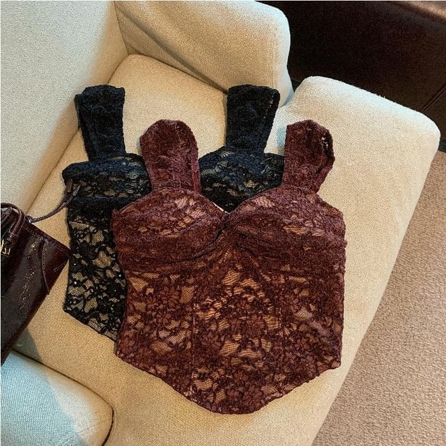 Whoosh-Sleeveless Lace Crop Top