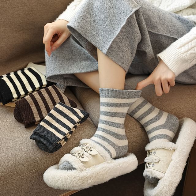 Gentiana-Striped Short Socks