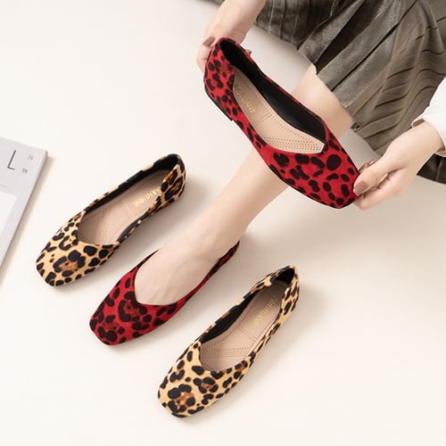 Point Toes Co - Leopard Print Flats