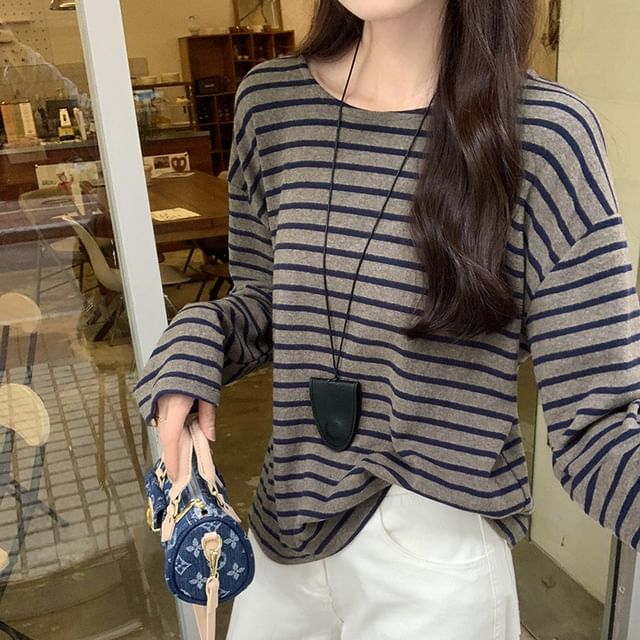 Asiris-Long-Sleeve Round Neck Striped Tee