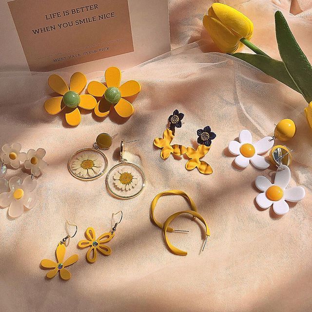 YUGGI-Acrylic Drop Earring Various Designs