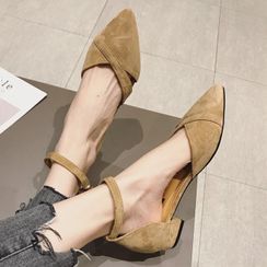 PLAS - Low-Heel Pointed Sandals