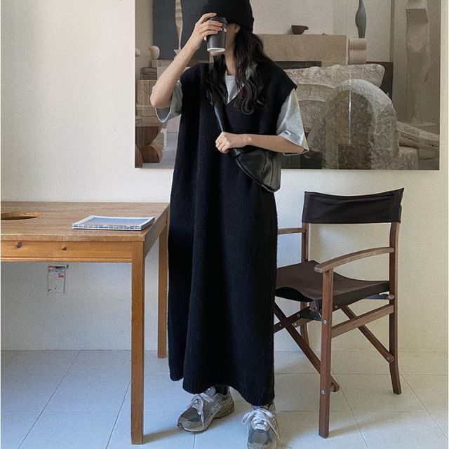 Omibayo - V-Neck Plain Midi Knit Jumper Dress | YesStyle