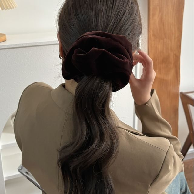 Allyrinta-Velvet Plain Scrunchie