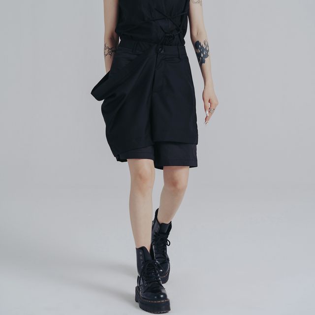 SIMPLE BLACK-Mid Rise Mock Two-Piece Plain Shorts