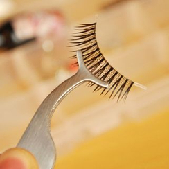 Aimo - Applikator für künstliche Wimpern Aimo - Applikator für künstliche Wimpern