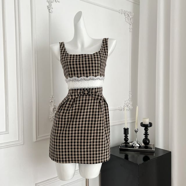 Lucuna-Sleeveless Scoop Neck Gingham Lace Panel Bow Accent Mini A-Line Dress