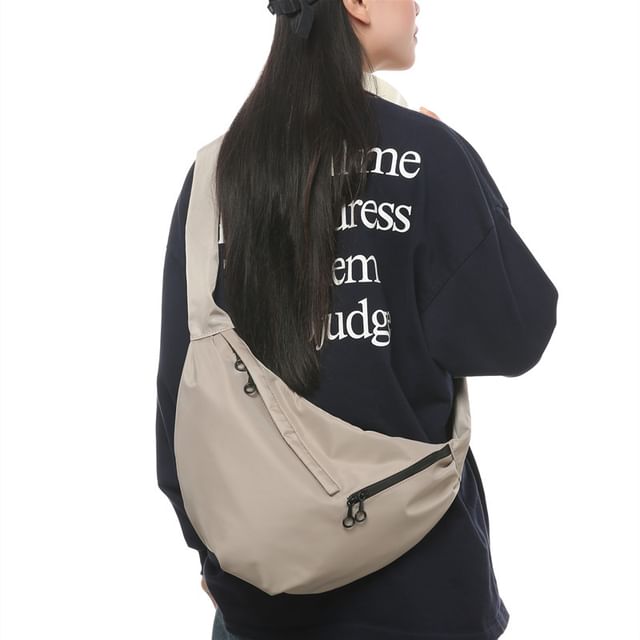Melois-Plain Nylon Crossbody Bag