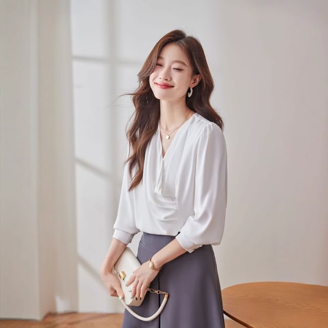 Princess Min-Long-Sleeve V-Neck Plain Blouse