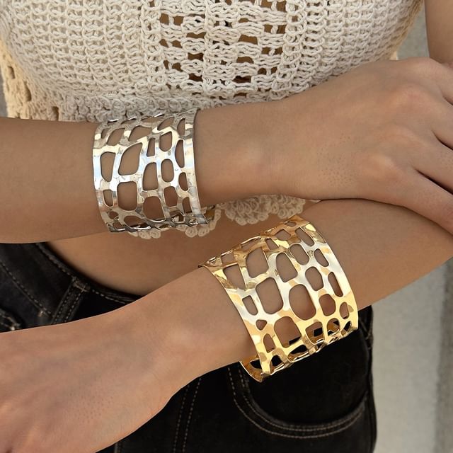 Seirios-Cutout Alloy Open Ring