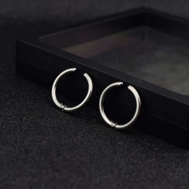 Juanitro-Silver Tone Ear Cuff