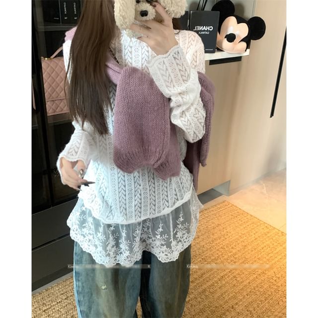 Gilmort-Long-Sleeve Lace Top