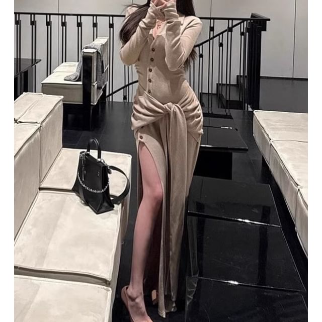 Trendycas-Long-Sleeve V-Neck Buttoned Plain Maxi Sheath Dress